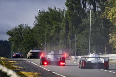 37 FLUXA Lorenzo (spa), JAKOBSEN Malthe (dnk), MIYATA Ritomo (jpn), Cool Racing, Oreca 07 - Gibson #37, LMP2, 93 VERGNE Jean-Eric (fra), JENSEN Mikkel (dnk), MULLER Nico (swi), Peugeot TotalEnergies, Peugeot 9x8 #93, Hypercar, FIA WEC, action during the 2024 24 Hours of Le Mans, 4th round of the 2024 FIA World Endurance Championship, on the Circuit des 24 Heures du Mans, from June 15 to 16, 2024 in Le Mans, France - Photo Julien Delfosse / DPPI