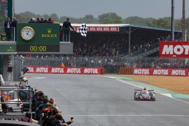 22 JARVIS Oliver (gbr), GARG Bijoy (usa), SIEGEL Nolan (usa), United Autosports, Oreca 07 - Gibson #22, LMP2, finish line, arrivee, during the podium of the 2024 24 Hours of Le Mans, 4th round of the 2024 FIA World Endurance Championship, on the Circuit des 24 Heures du Mans, from June 15 to 16, 2024 in Le Mans, France - Photo Javier Jimenez / DPPI