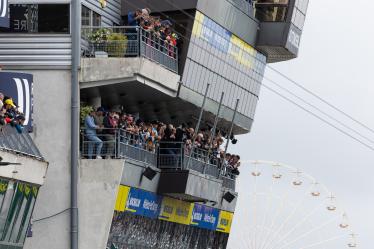 Fans during the podium of the 2024 24 Hours of Le Mans, 4th round of the 2024 FIA World Endurance Championship, on the Circuit des 24 Heures du Mans, from June 15 to 16, 2024 in Le Mans, France - Photo Javier Jimenez / DPPI