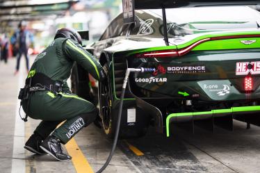 777 SORENSEN Marco (dnk), MATEU Clément (fra), BASTARD Erwan (fra), D'Station Racing, Aston Martin Vantage GT3 #777, LM GT3, pitstop, arrêt aux stands, mechanic, mecanicien during the 2024 Rolex 6 Hours of Sao Paulo, 5th round of the 2024 FIA World Endurance Championship, from July 12 to 14, 2024 on the Autódromo José Carlos Pace in Interlagos, Brazil - Photo Fabrizio Boldoni / DPPI