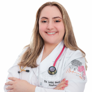 Isabela Muzzi Vasconcelos (Clínico geral)
