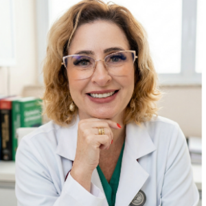 Daniela Martins Ziliotto Alves (Clínico geral)