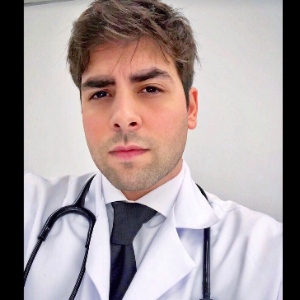 Raphael Navarro Ramos Santos (Médico de família)