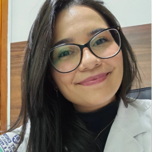 Isabella Reis Ristov (Médico de família)