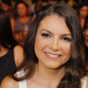 Larissa Guimaraes Guedes (Clínico geral)