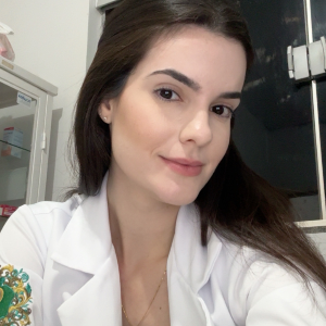 Carla Geovana Teles (Clínico geral)
