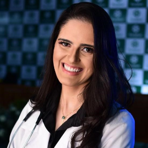 Wanessa Pedroso Neves (Médico de família)