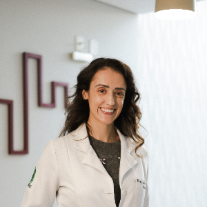 Lara Swerts de Oliveira Gouveia (Clínico geral)