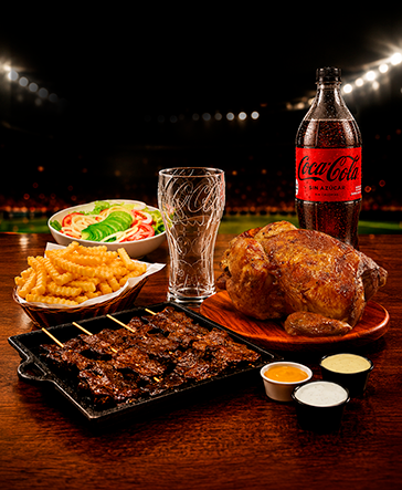 Promo mundialera coleccionable-1 pollo a la brasa con papas familiares + ensalada familiar + Coca Cola 1.5lt + 4 palitos de anticucho (sin papa ni choclo) + Vaso Coleccionable (vidrio con diseño troquelado)