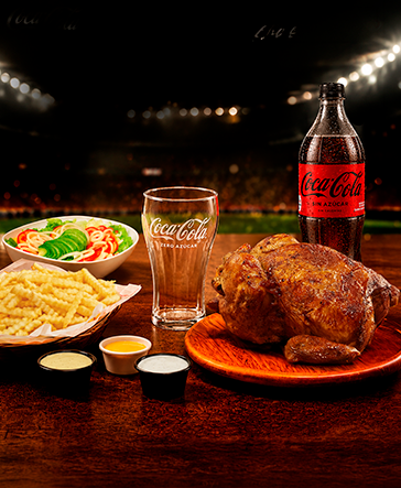 Promo mundialera vintage-1 pollo + papas familiares + ensalada familiar + Coca Cola 1.5lt + Vaso Vintage (vidrio con letras blancas)