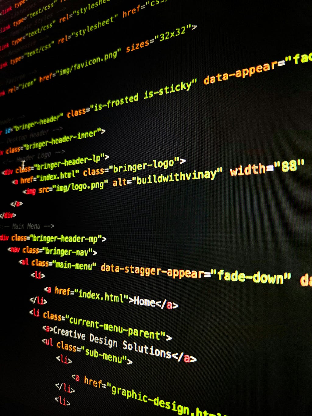 Le HTML sémantique comme langage utilisé par votre site web pour se présenter à l'IA en utilisant des éléments descriptifs