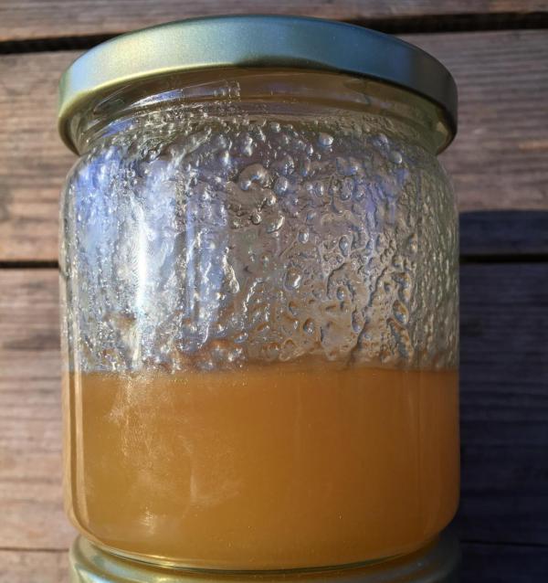 Honig, save the bees, Bienenrettung, lecker, honigsüß, halbleeres Honigglas