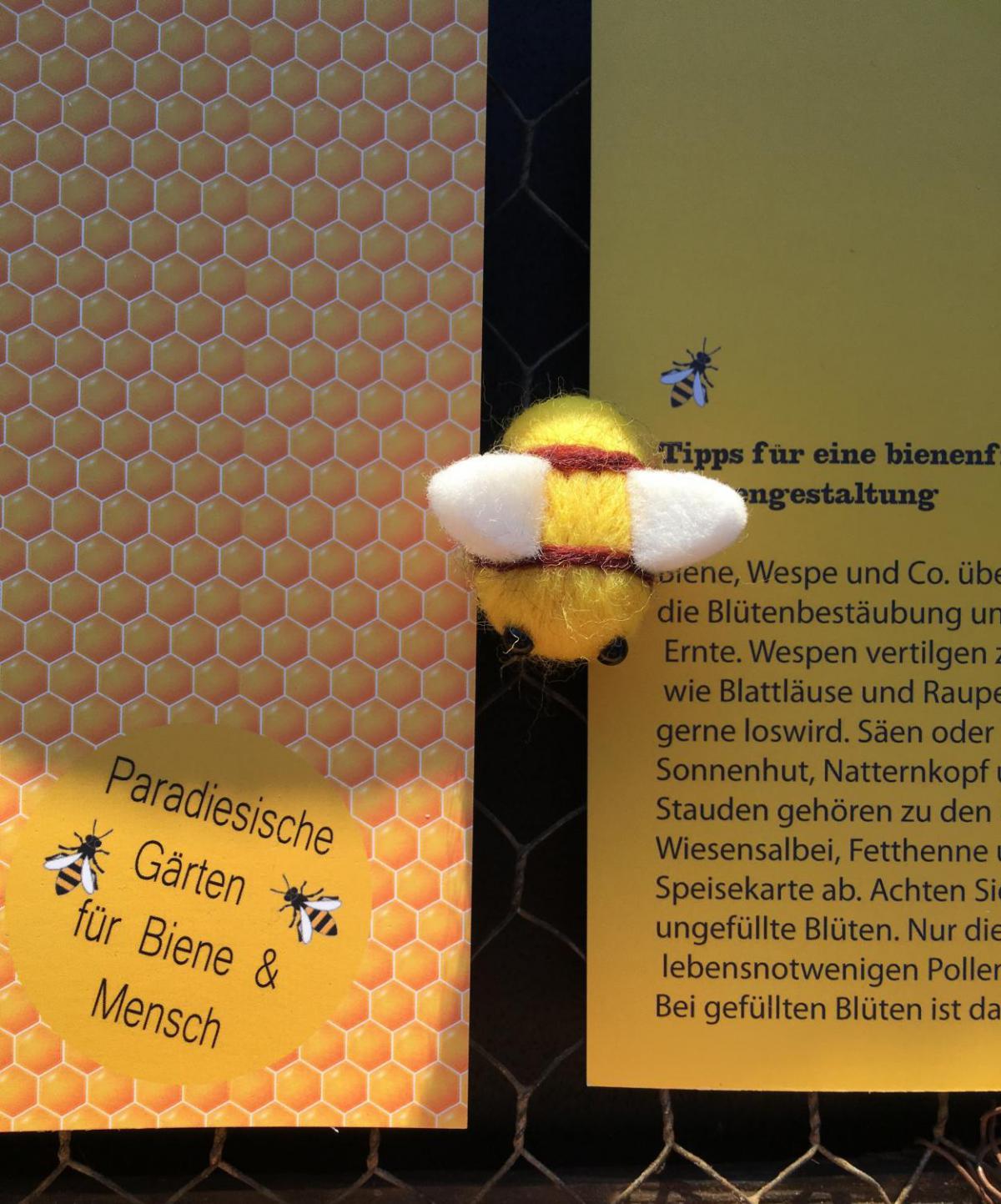 Bienpostkarten, Bienenrettung, Wunderle, Detail, gefertigt in Werkstätten für behinderte Menschen, Paradiesische Gärten für Bienen