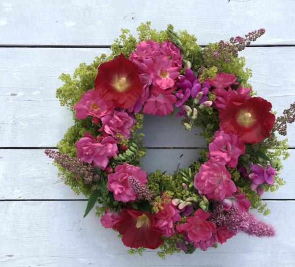 DIY, Kränzchenliebe, Sommerglück, schnell gemacht, Stockrosen, Frauenmantel, Rosen, la vien en rose