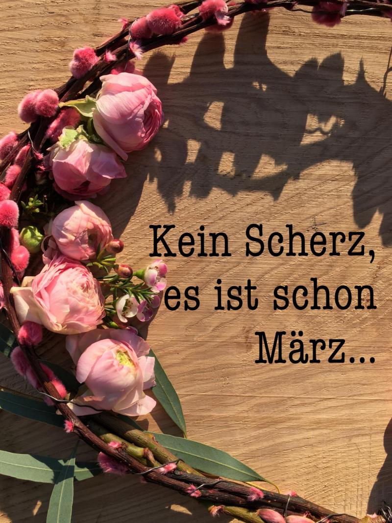 Textbild, Kein Scherz, März, Frühling, Blumenkranz