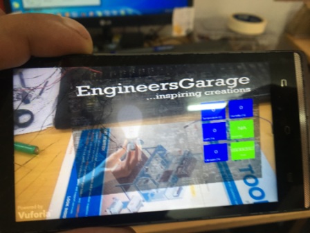 Imagem mostrando o aplicativo de realidade aumentada exibindo dados do sensor Imagem mostrando o aplicativo de realidade aumentada exibindo dados do sensor