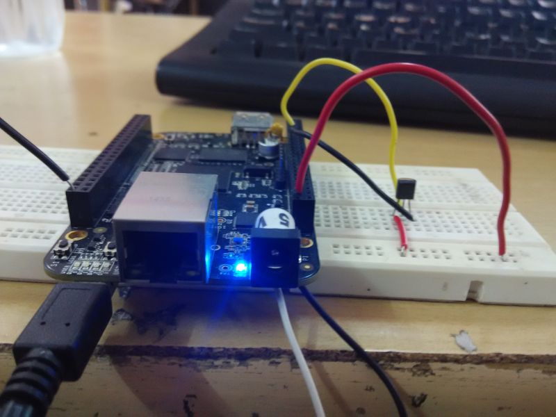 Protótipo de monitor de temperatura baseado em sensor Beaglebone Black e LM35