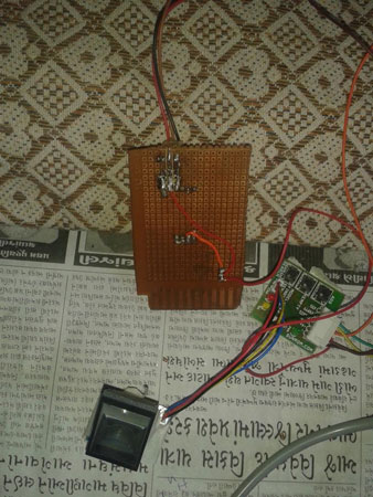 Sistema de atendimento baseado em RFID usando microcontrolador 8051