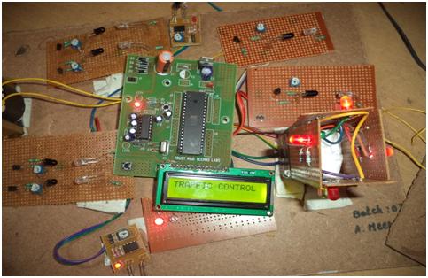 Protótipo de sistema de gerenciamento de tráfego baseado em microcontrolador 8051 para veículos de emergência com instalação de sensor IR