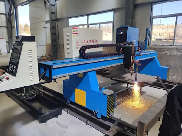 Máquina de corte por plasma CNC