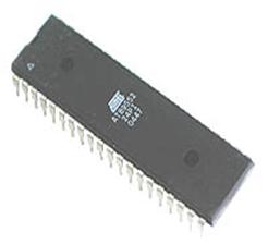 Imagem típica do microcontrolador AT89S52 8051