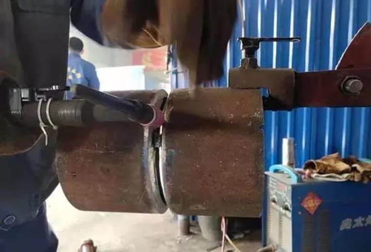 A porta de fixação horizontal do gasoduto é a posição 5g