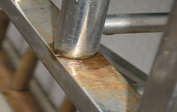 Why does stainless steel rust