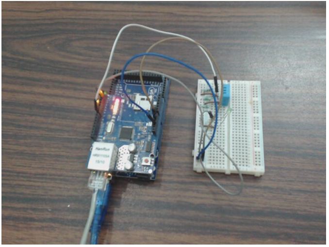 Protótipo de monitor de temperatura baseado em Arduino Ethernet controlado por corretor HiveMQ