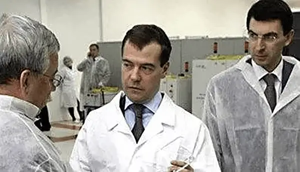 Gapenchev acompañó al Presidente Medvedev y al Ministro de Transporte Sokolov a visitar la base de producción de BPI en Rusia