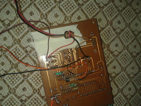 Sistema de atendimento baseado em RFID usando microcontrolador 8051