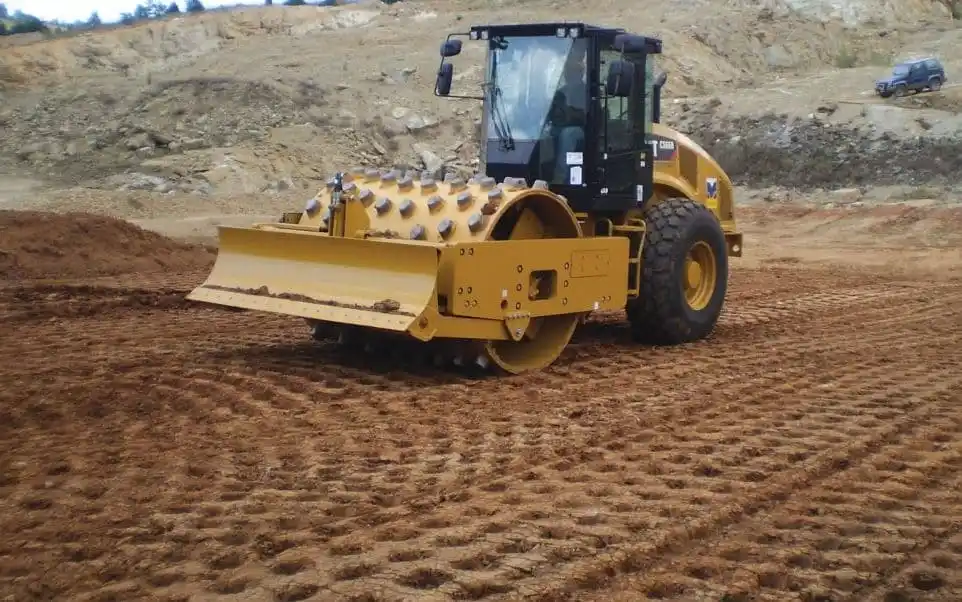 Máquina compactadora de solo