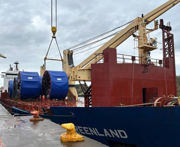 Flexible duct coils being loaded in England (Credit: Enauta)