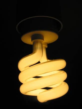 Construção de lâmpada fluorescente compacta