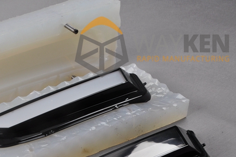 Sobremoldagem de silicone (ABS + PMMA)