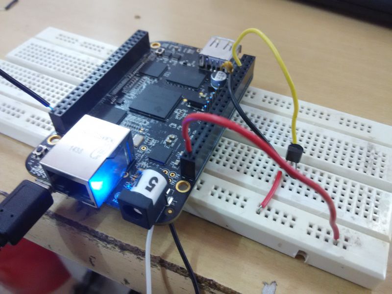 Imagem do Beaglebone Black usado como monitor de temperatura