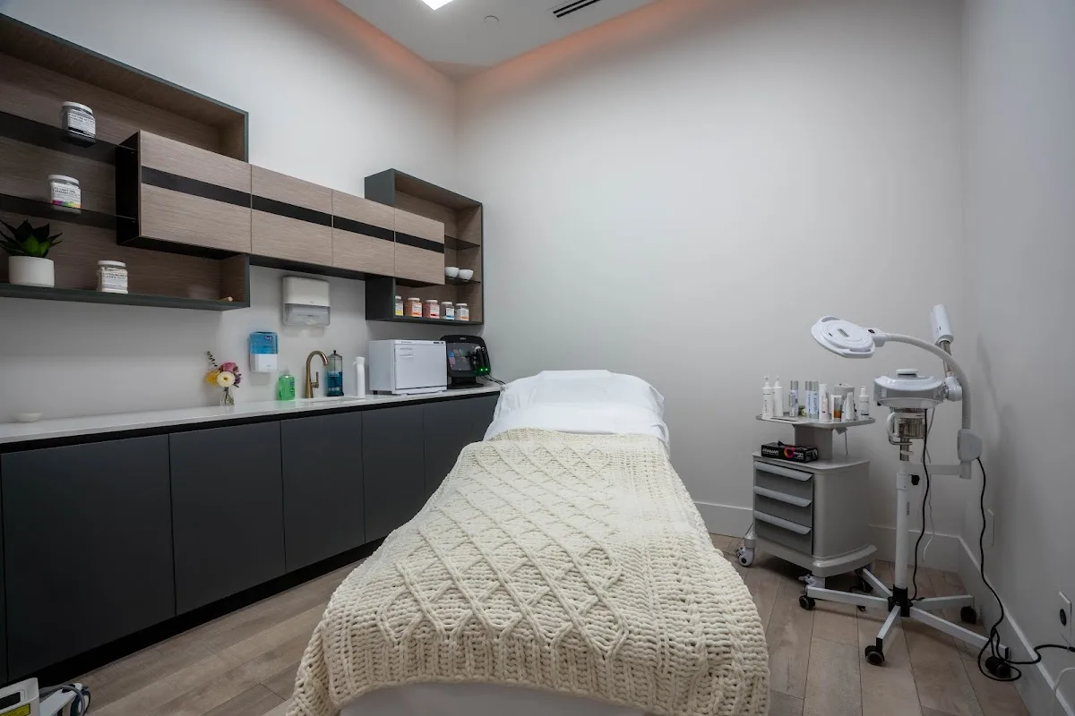 NuIQ Wellness Lounge & Med Spa - Photo 3