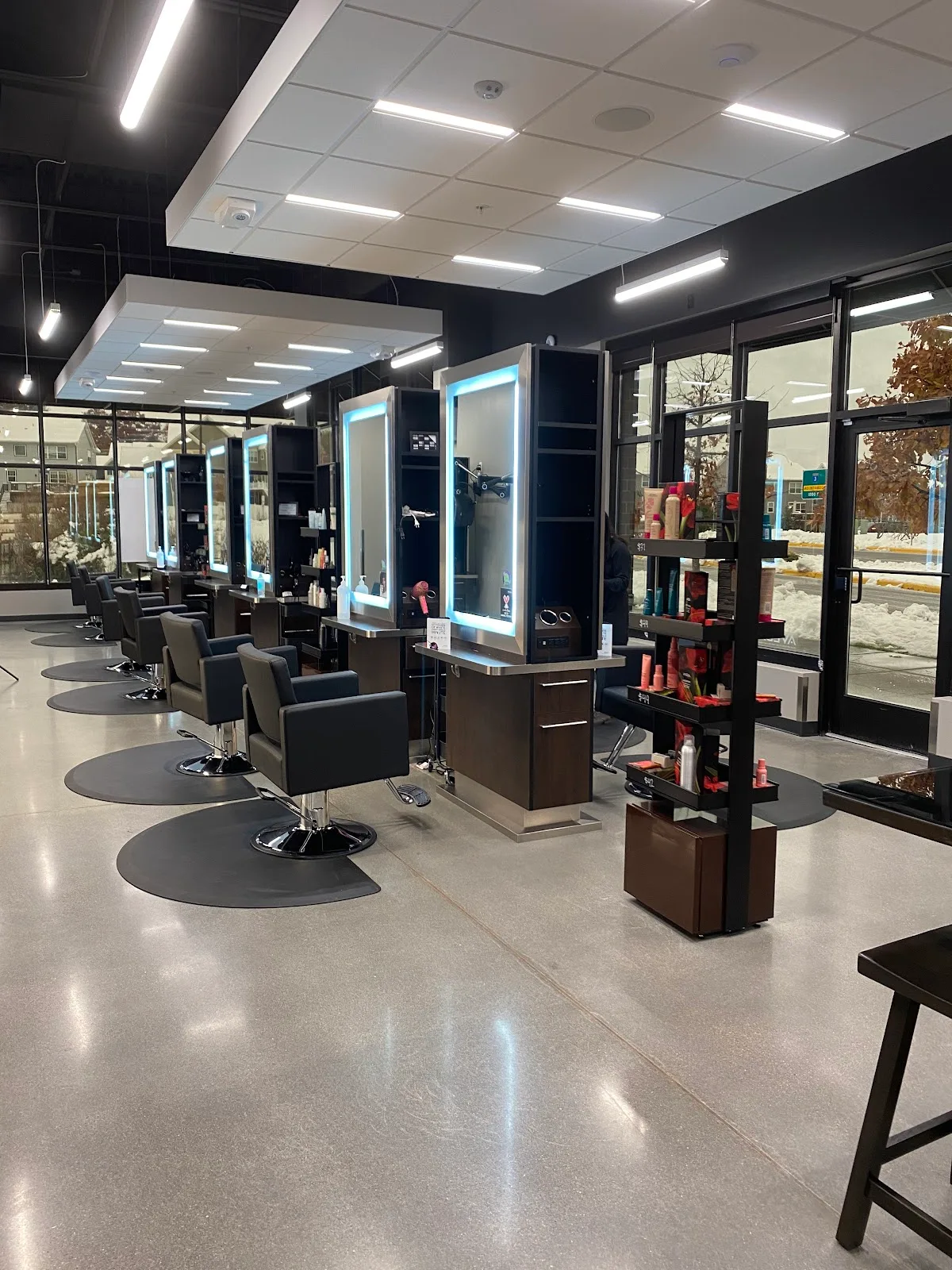 OYESPA Aveda Lifestyle Salon & Spa, photograph 4