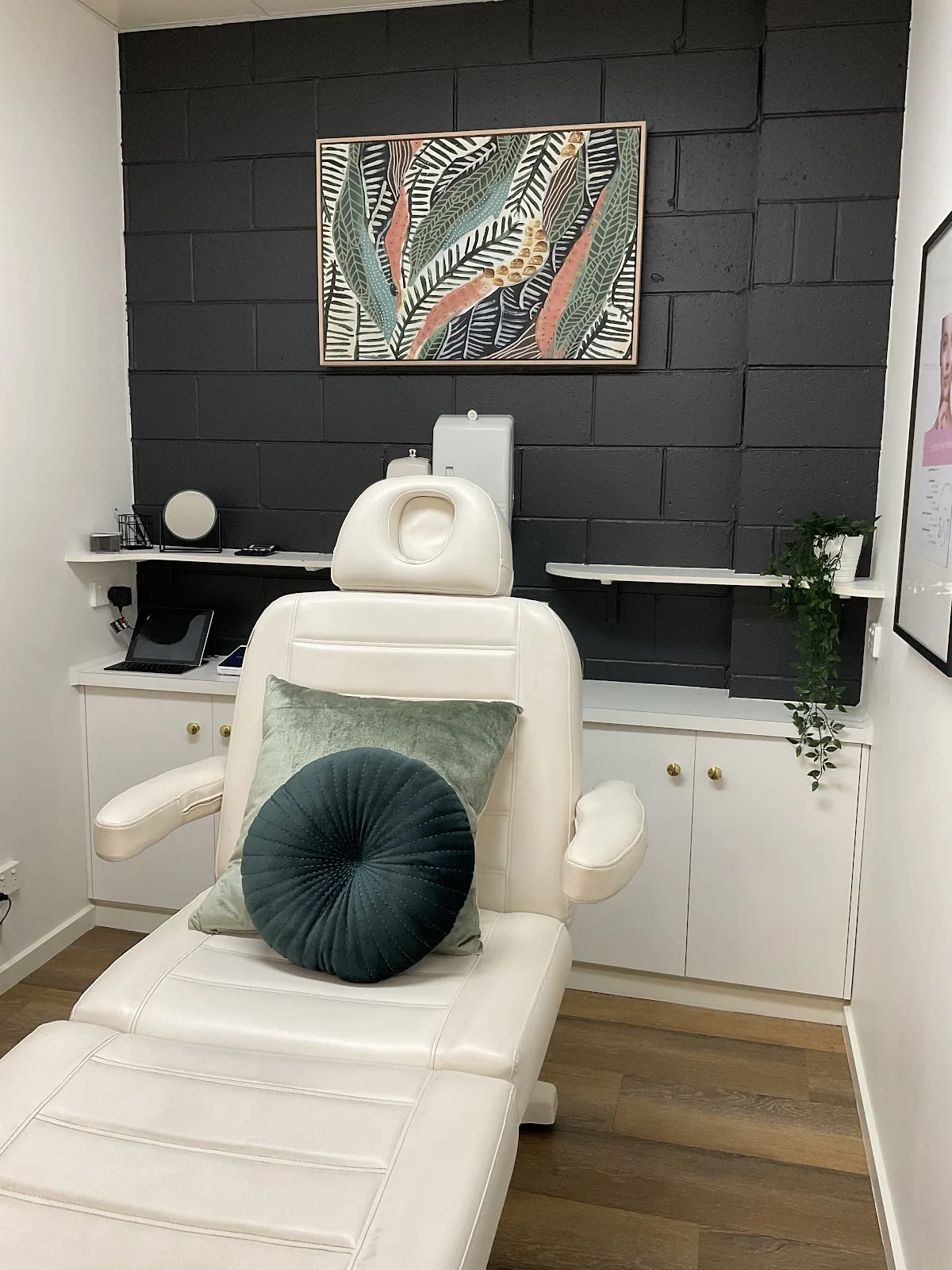 Revive Aesthetics by Chloe & Co