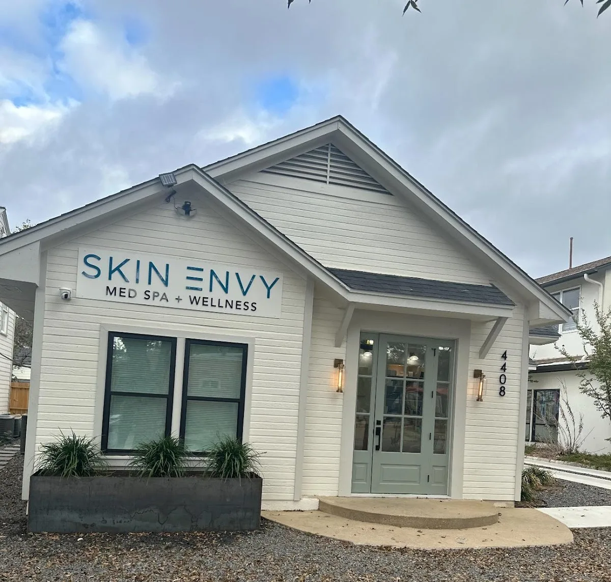 Skin Envy Austin- Central - Photo 2