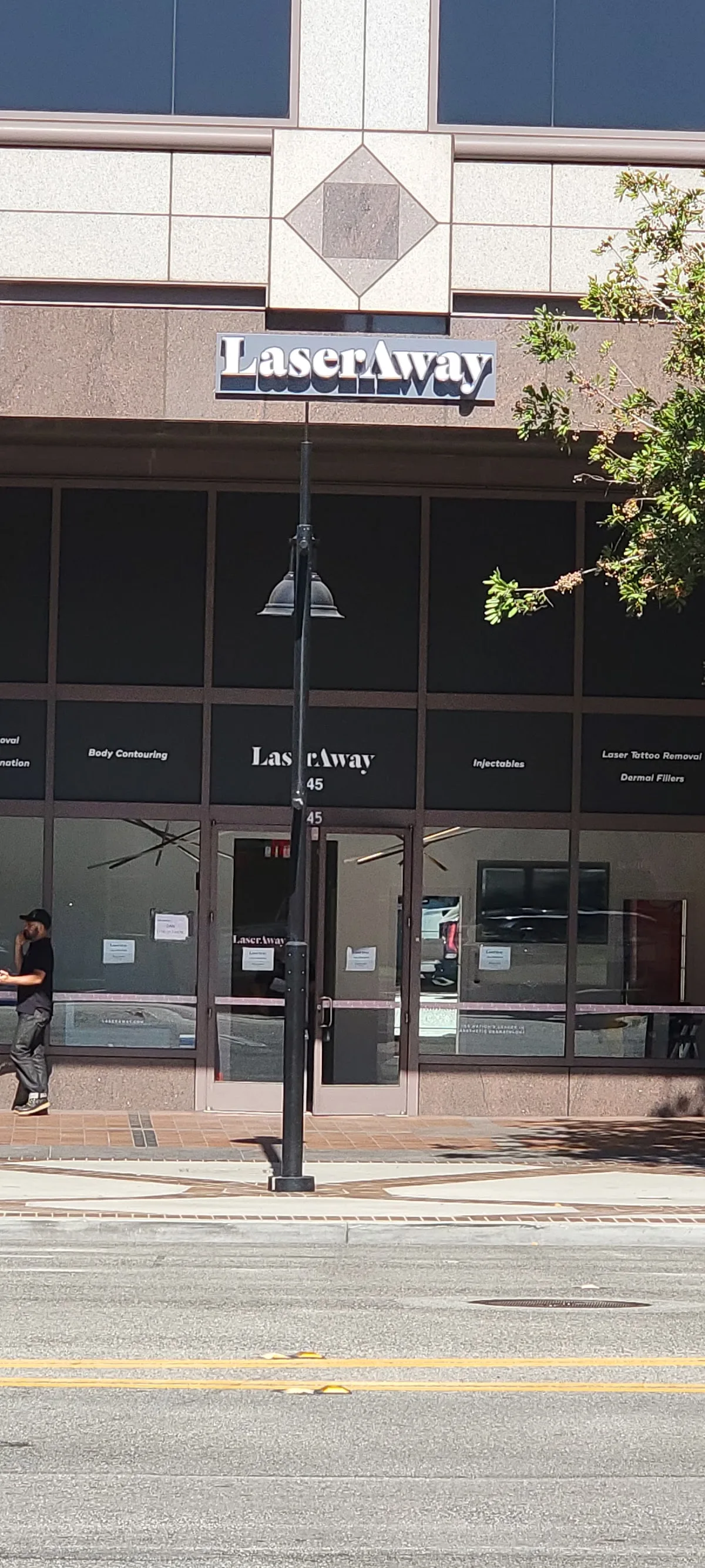 LaserAway Glendale, photograph 4