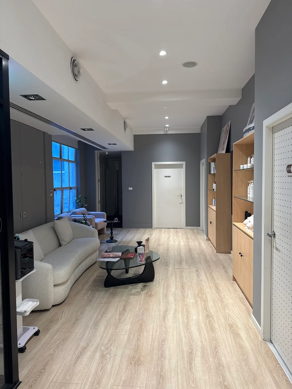 V Beauty Skin Clinics - Photo 4