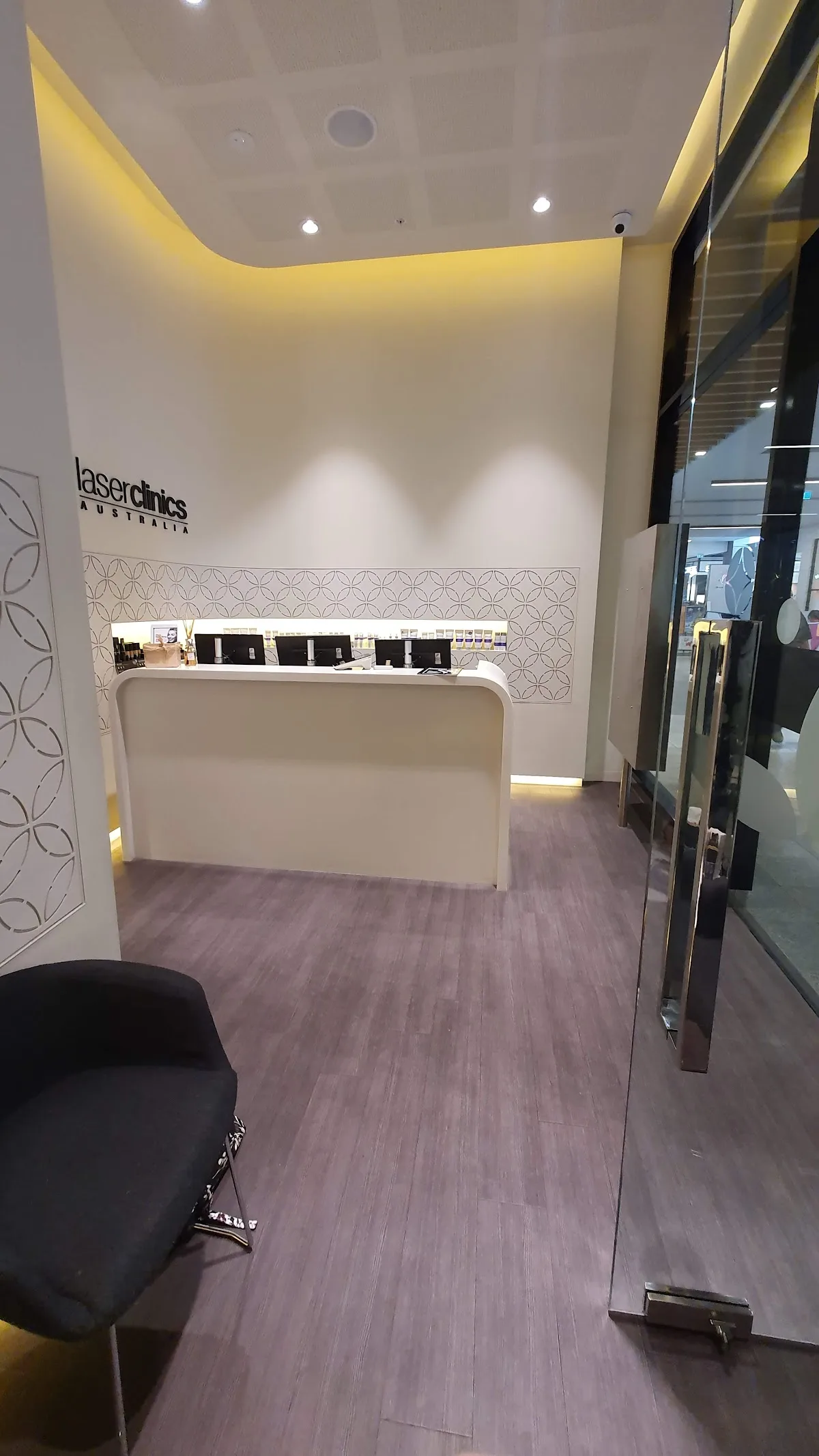 Laser Clinics Australia - Green Hills Stockland - Photo 4