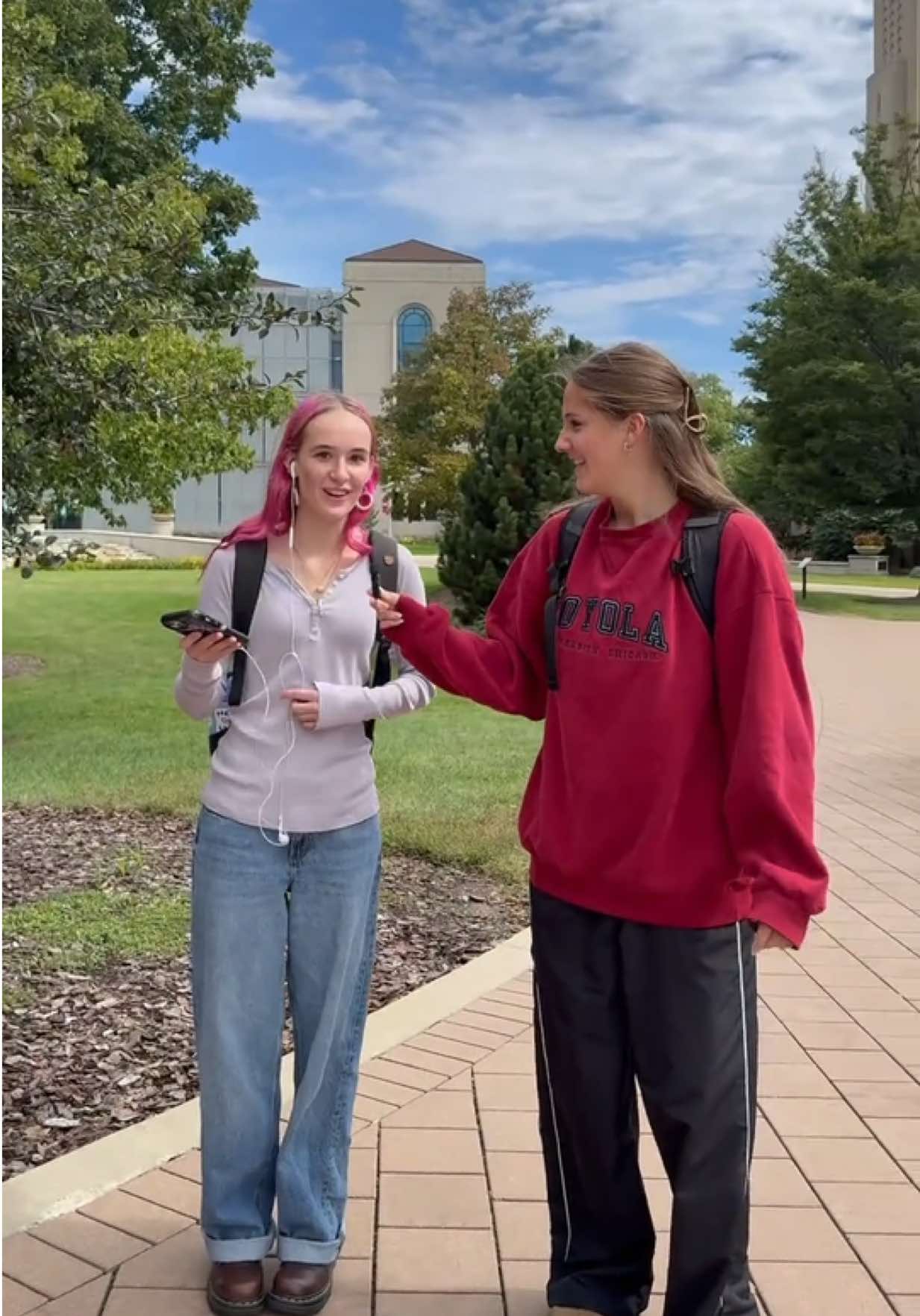 Ramblers have great taste 🎶 🎧 #loyolachicago #whatareyoulisteningto #studentlife #college #music