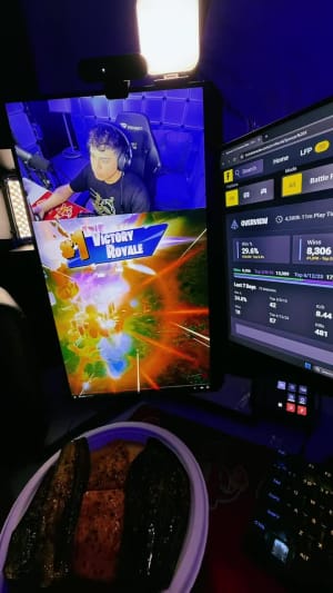 Locked content preview