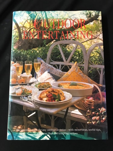 Outdoor Entertaining: The Essential Guide for Any Outdoor Occasion