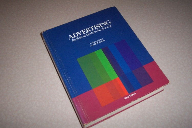 Advertising: Its Role in Modern Marketing (Dryden Press Series in Marketing)