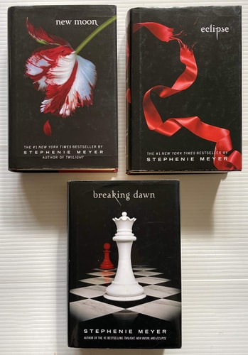 Twilight Series Collection: New Moon, Eclipse, Breaking Dawn