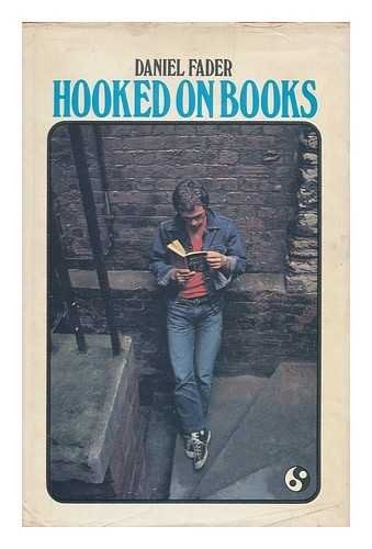 Hooked on Books (The Pergamon English library)