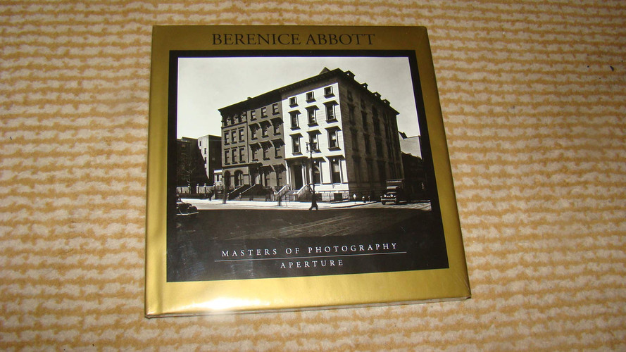 Berenice Abbott (Masters of Photography, 9)