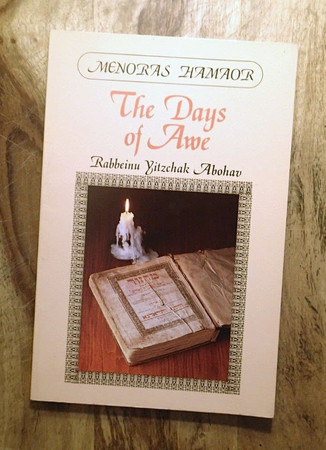 Menoras HaMaor - The Days of Awe